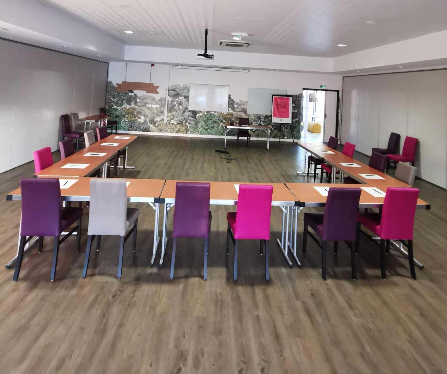 Hotel Ibis Styles Montargis Arboria Pannes  Экстерьер фото