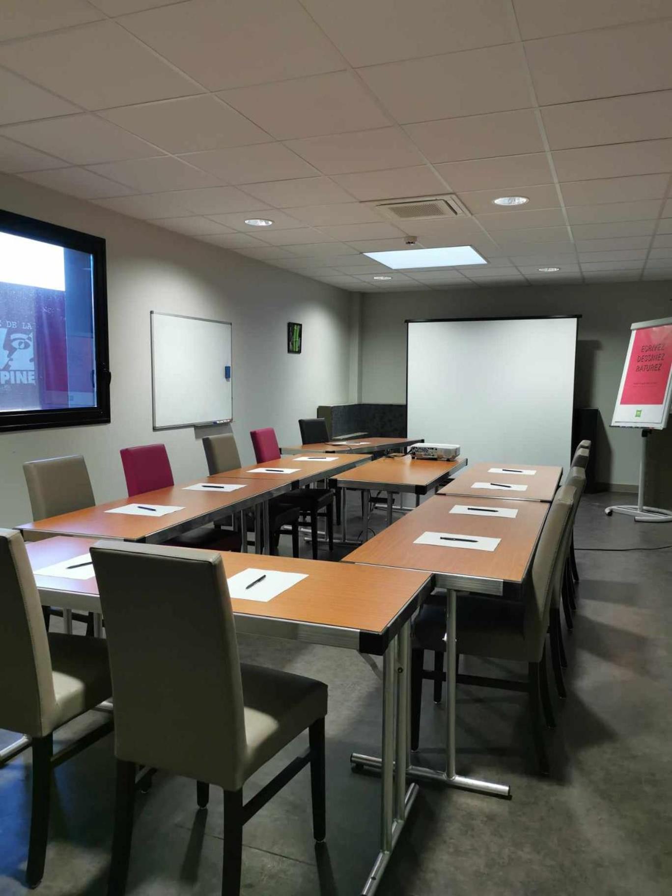 Hotel Ibis Styles Montargis Arboria Pannes  Экстерьер фото